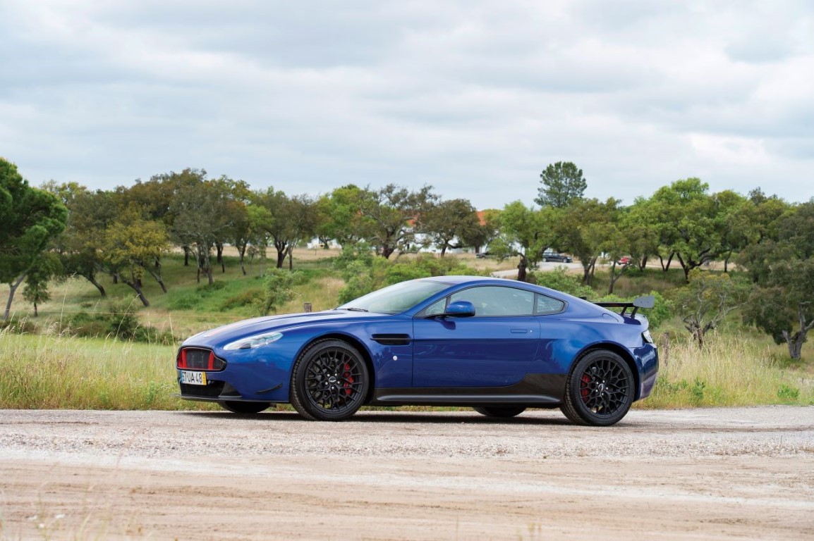 Aston Martin Vantage 4.7 GT8 V8 (Automatic)